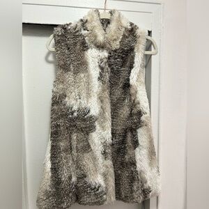 Cabi Women's Aspen Faux Fur Vest #3179 Brown
Cream Casual Long Full Zip Size S